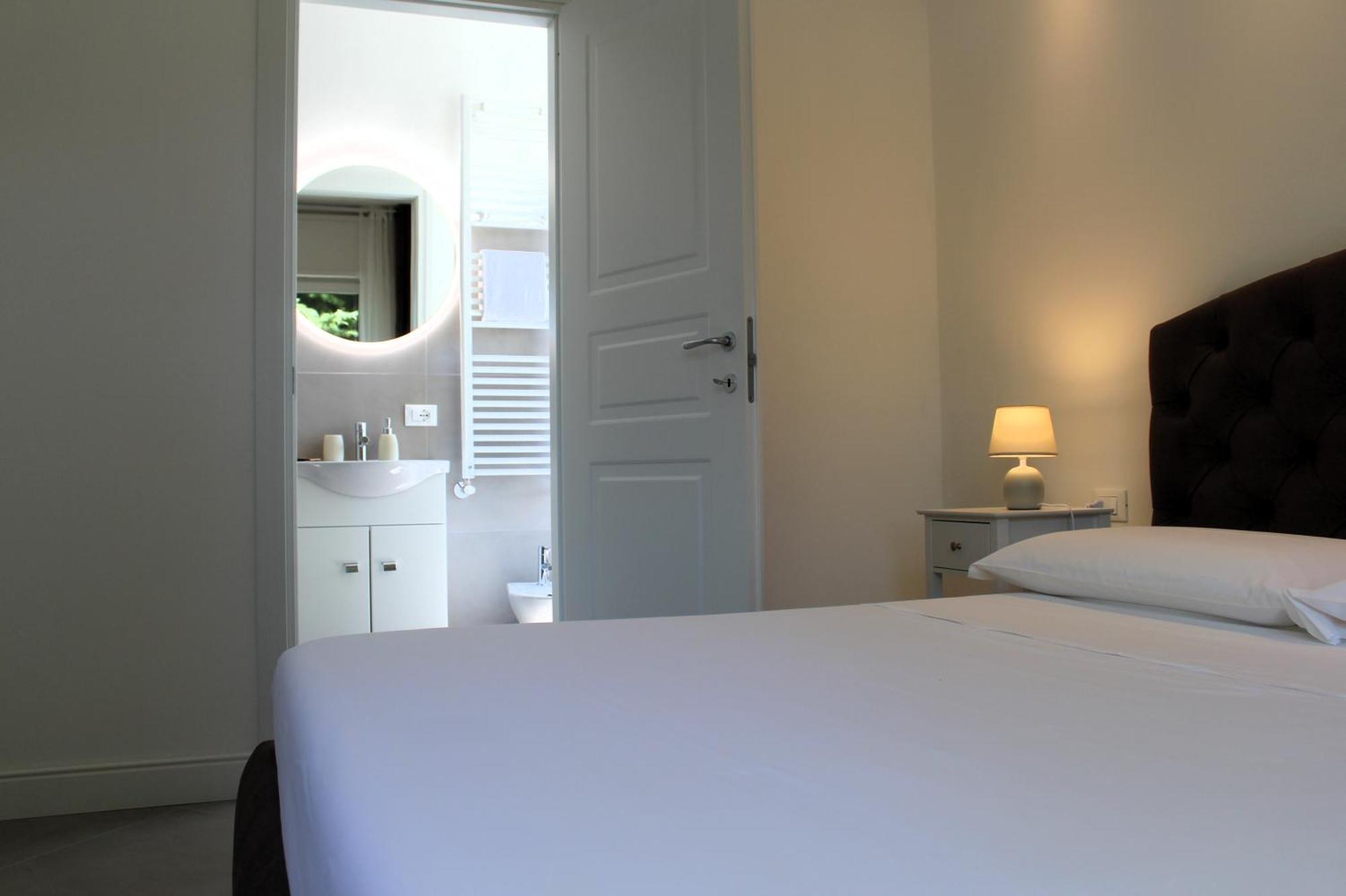 Villa Forte Salvi - Rooms Peschiera del Garda Buitenkant foto